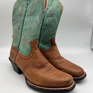 Womens Ariat Square toe boots size 7.5 B